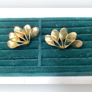 Elegant Gold Leaf Earrings